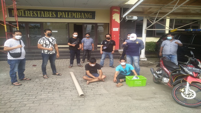 Tim Beguyur Bae Datangi Dua Sohib yang Sedang Nongkrong di 13 Ilir, Bobol Rumah di Palembang