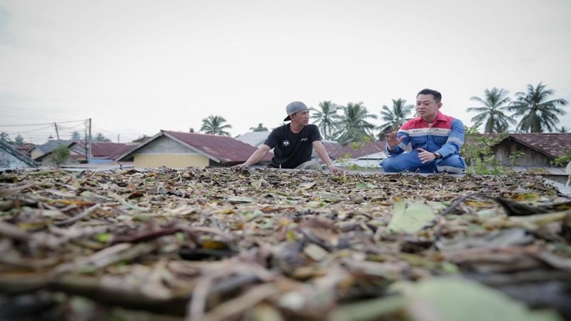 Warga Diberdayakan Pertamina Patra Niaga Kilang Plaju Olah Eceng Gondok Jadi Produk Bernilai Ekonomi