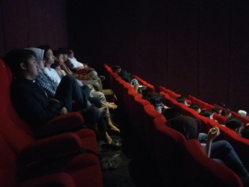 enonton-film-di-salah-satu-bioskop-di-kota-palembang.jpg
