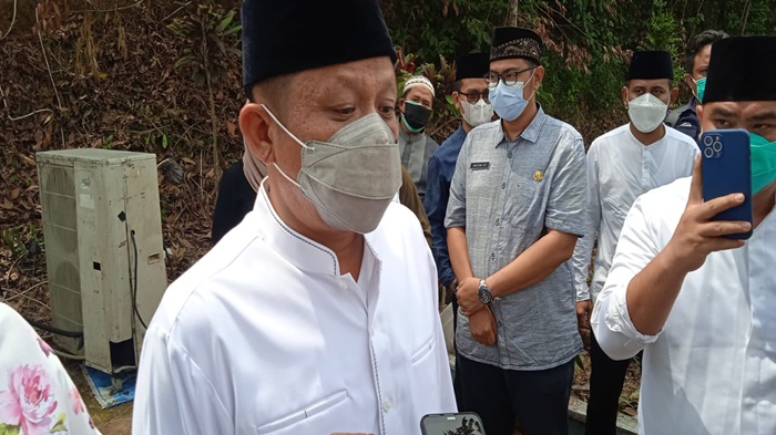 Kayuh Sepeda Puluhan Kilometer Demi Ketemu Percha, Kesedihan Bupati OKUT Lepas Kepergian Keponakan