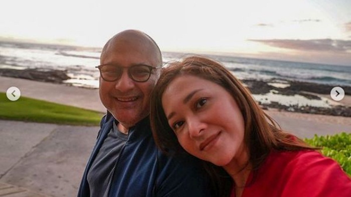 foto-saat-maia-estianty-menikmati-matahari-terbenam-di-hawaii-bersama-irwan-mussry.jpg