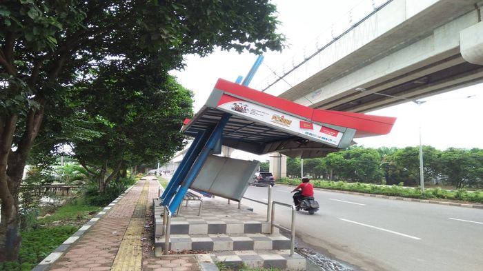halte-trans-musi-bank-sumsel-babel-kawasan-jakabaring-palembang-nyaris-roboh12.jpg