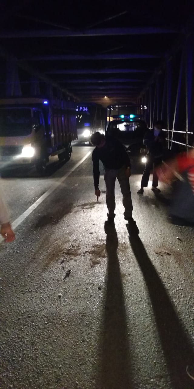 Melaju Dengan Kecepatan Tinggi, Pria di Lahat Ini Tak Bisa Mengelak Hantam Truk & Tewas Seketika