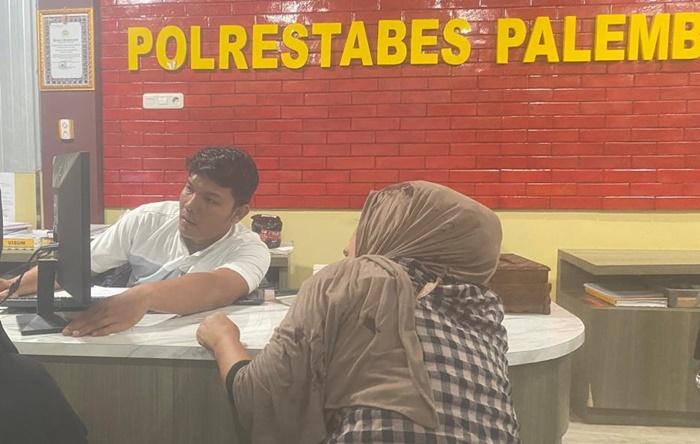 Wanita Ini Dianiaya Sesama Pedagang di Pasar 16 Ilir Palembang, Dipukul Pakai Besi Hanger