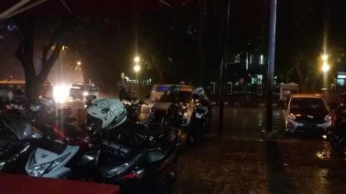 hujan-guyur-kota-palembang_20160308_191416.jpg<pf>hujan-guyur-palembang_20160308_191117.jpg