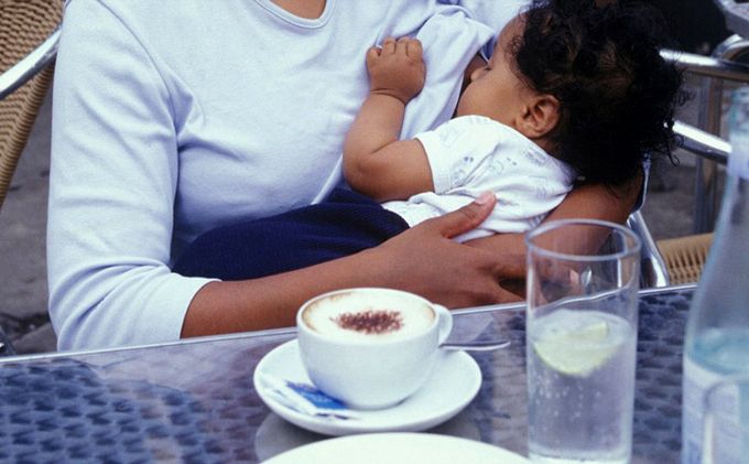 ibu-menyusui-minum-kopi_20170314_131333.jpg