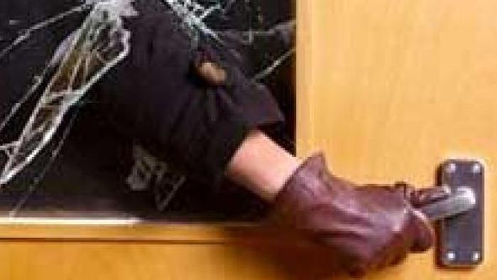 ilustrasi-maling-bobol-rumah_20160123_184150.jpg