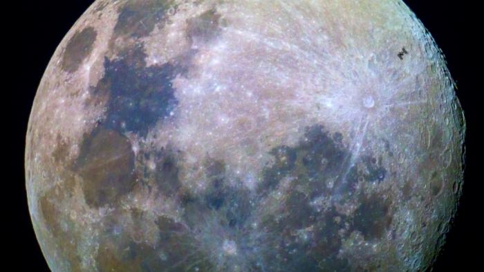 iss-melintasi-bulan_20150707_061218.jpg