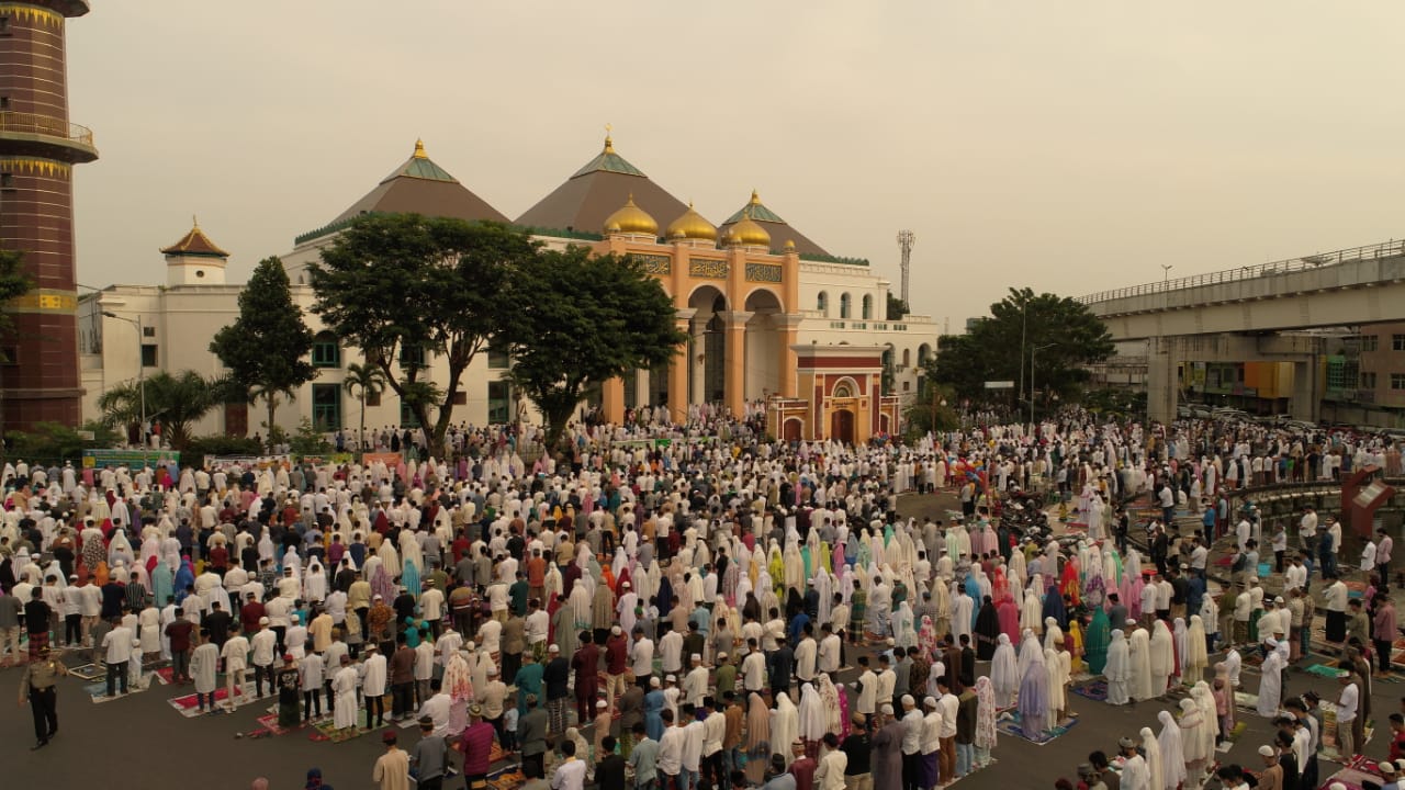 jemaah-idul-adha-2020-di-masjid-agung.jpg