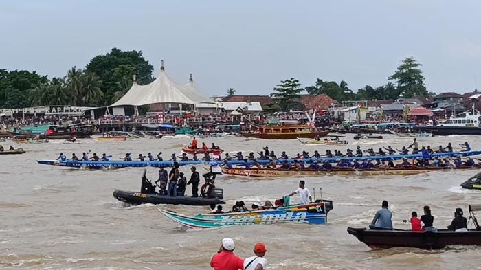 Daftar Juara Festival Perahu Bidar dan Perahu Hias 2025 di Sungai Musi Palembang