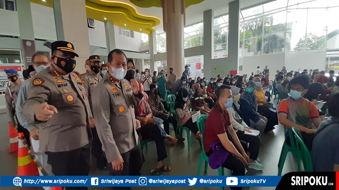 KAPOLDA Sumsel Irjen Pol Toni Harmanto, Hari Pertama Tugas Pastikan Vaksin Tepat Sasaran di Kumbang
