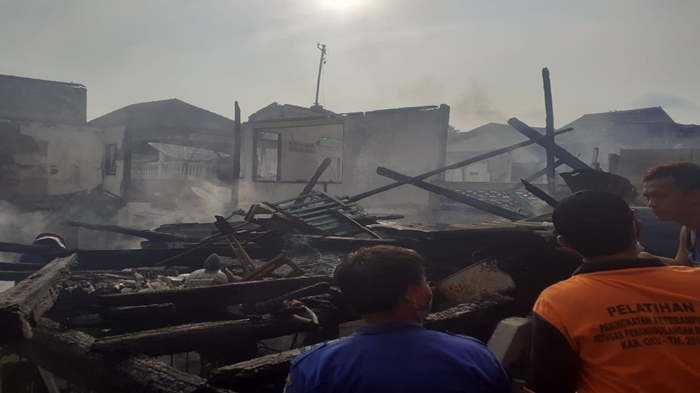 kebakaran-di-kelurahan-pasar-baru-oku.jpg