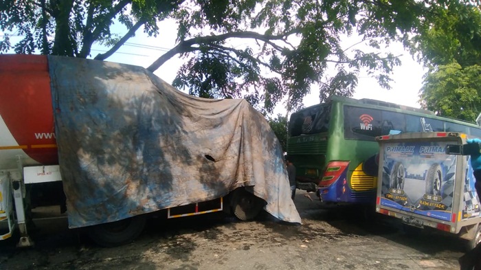 BREAKING NEWS: Tabrakan Beruntun di Jalan Lintas Ogan Ilir, 3 Truk Tabrakan di Pemulutan