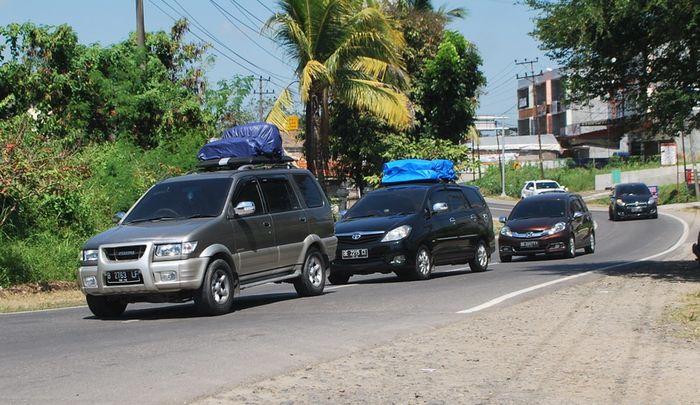 Kendaraan Pemudik Konvoi Lintasi Kabupaten Ogan Komering Ulu