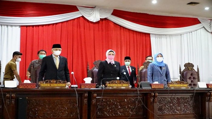 ketua-dprd-provinsin-sumsel-saat-mengiktui-rapat-paripurna-xxx-30-dprd-provinsi-sumsel.jpg