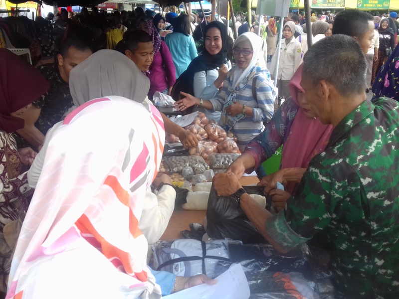 kodam-iisriwijaya-menggelar-bazar.jpg