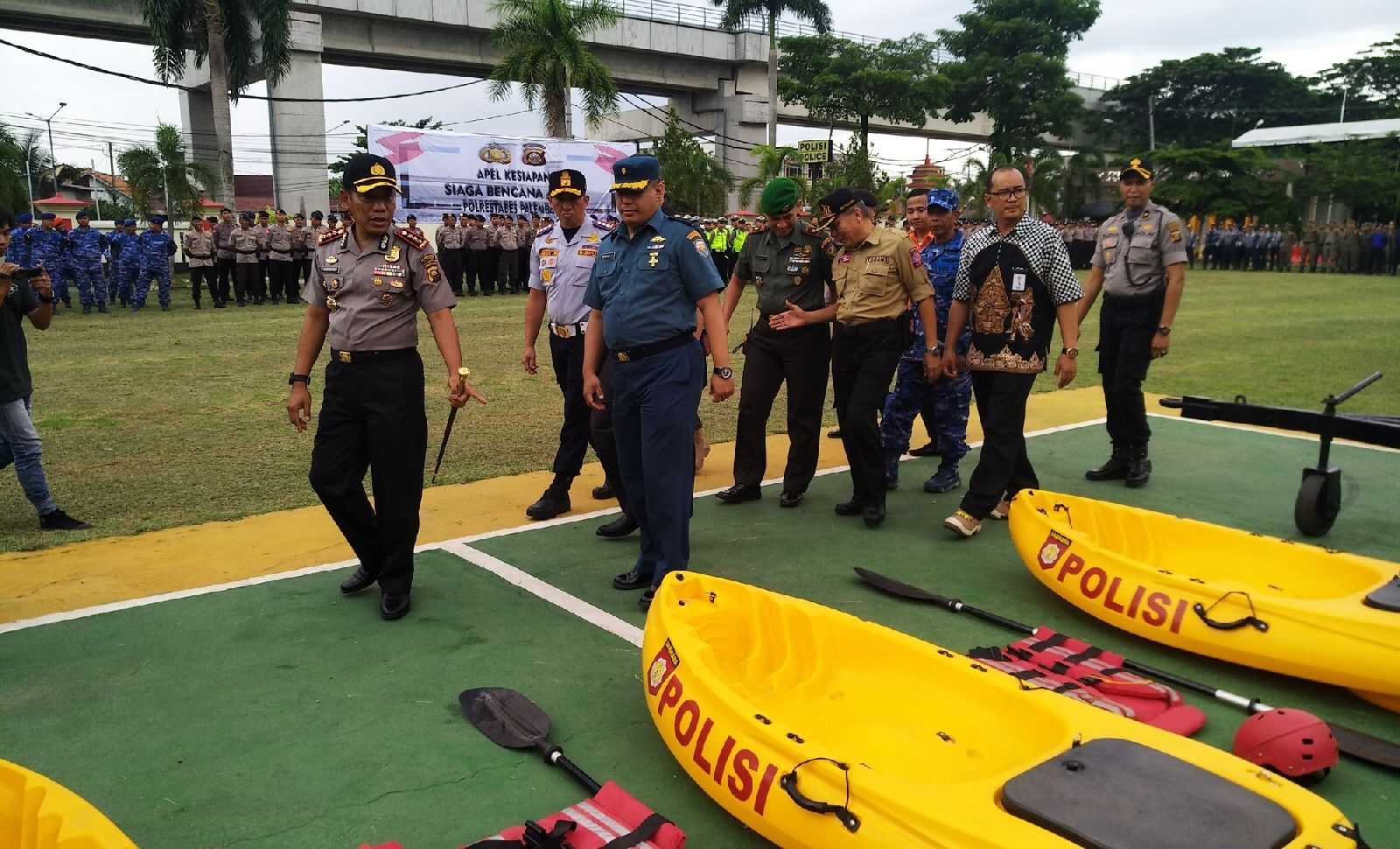 kombes-pol-anom-setyadji-saat-memimpin-acara-gelar-apel.jpg
