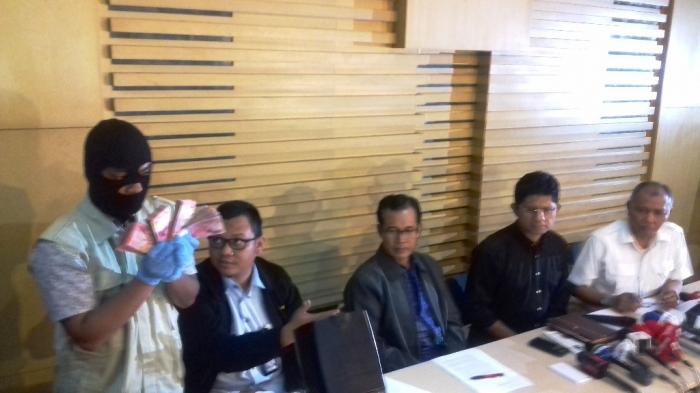 kpk-sita-uang-suap_20160917_221707.jpg