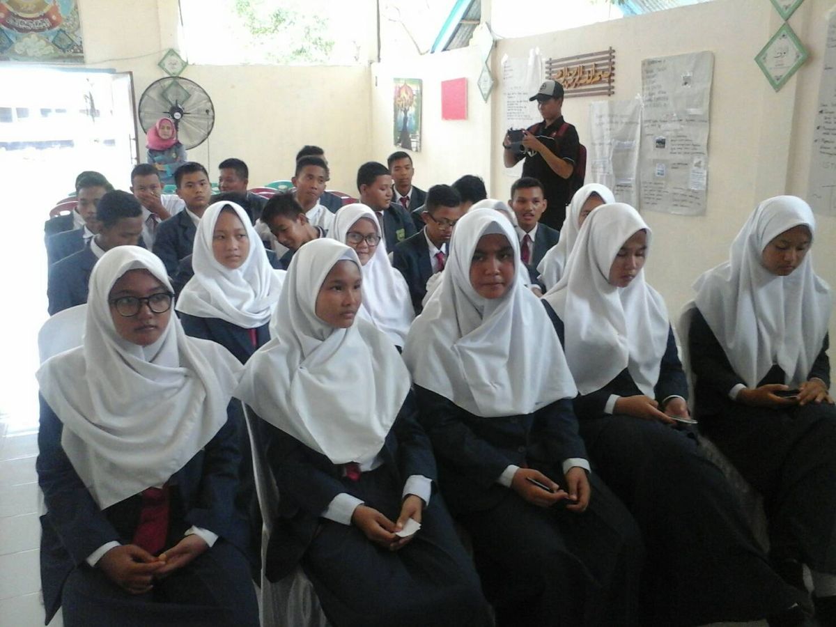 kunjungan-ke-panti-rehabilitasi_20170428_191952.jpg