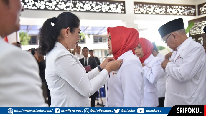 lantik-hepy-safriani-joncik-sebagai-ketua-pmi-empat-lawang.jpg