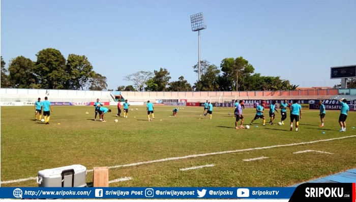latihan-tim-sfc-dalam-laga-away.jpg