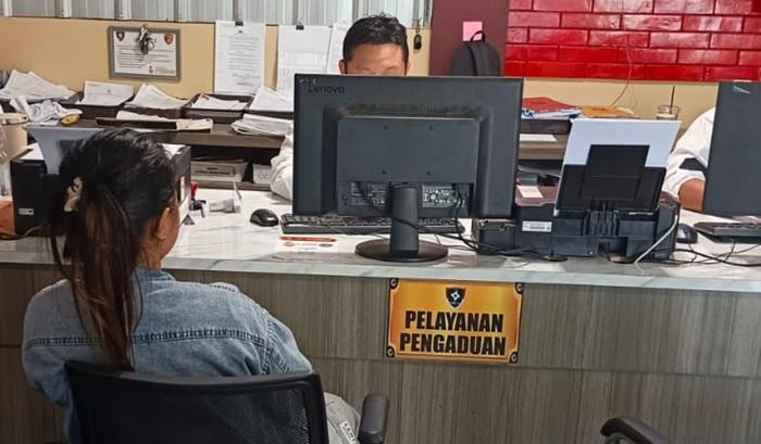 Wanita Rambut Panjang Ini Pasrah Ditodong Begal Pakai Pedang, Motor Dirampas, TKP KM 3,5 Palembang - Sripoku.com