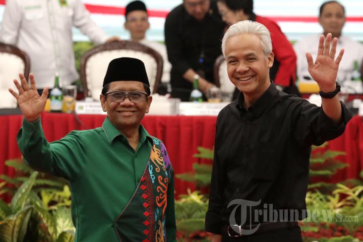 mahfud-md-dampingi-ganjar-pranowo-di-pilpres-2024_20231018_123637.jpg
