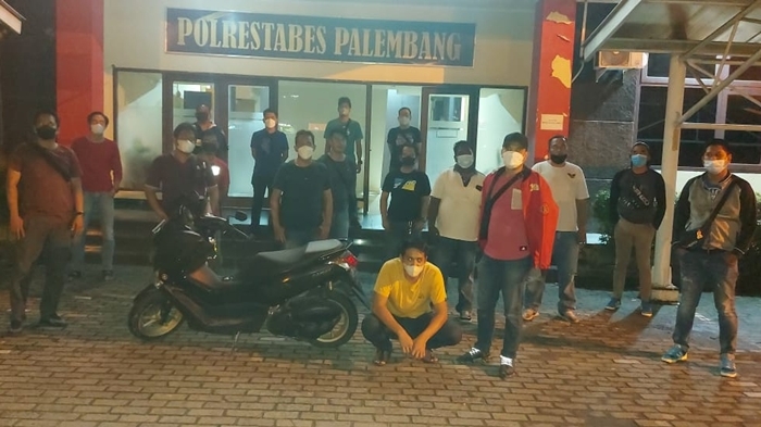 menggelapkan-motor-teman-perempuannya.jpg