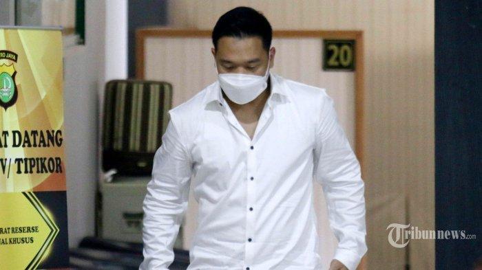 michael-yukinobu-defretes-myd-alias-nobu-bersiap-menjalani-pemeriksaan.jpg