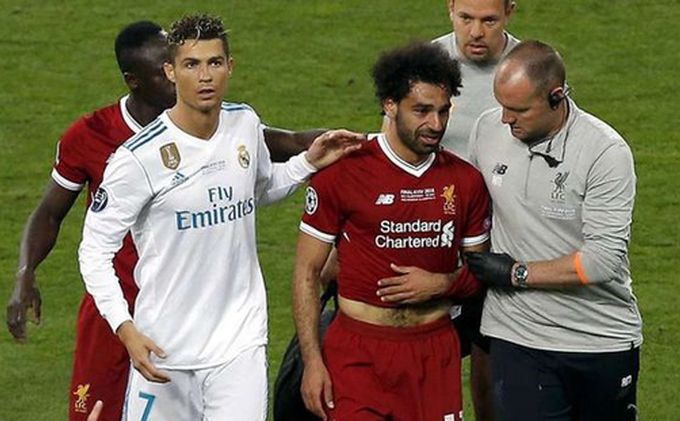 Cedera Bahu, Mohamed Salah Bakal Absen 3-4 Pekan
