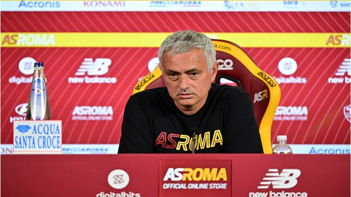 mou-pelatih-roma.jpg