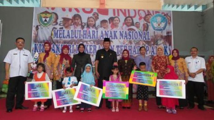 muaraenim-bentuk-skpd-pemberdayaan-perempuan-perlindungan-anak_20160825_094545.jpg<pf>muaraenim-bentuk-skpd-pemberdayaan-perempuan-perlindungan-anak2_20160825_094534.jpg