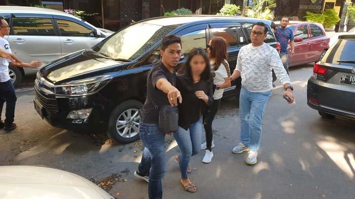 Begini Pengakuan Mucikari yang Menjajakan Artis Melalui Sosial Media hingg Ketemu Pria Hidung Belang