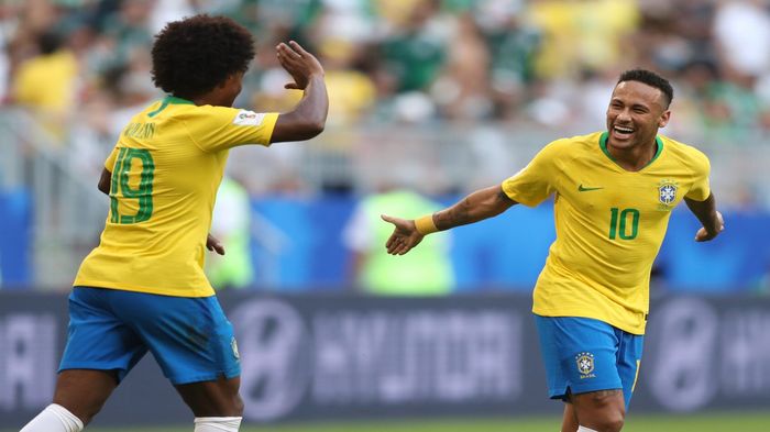 neymar-cetak-gol-ke-gawang-meksiko_20180703_002906.jpg