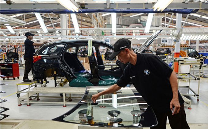 pabrik-perakitan-mobil-bmw_20170117_151130.jpg
