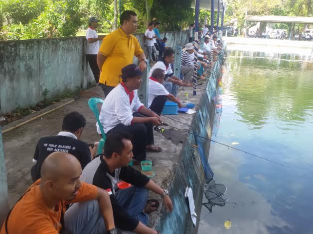para-peserta-mancing-mania223_20150811_150312.jpg