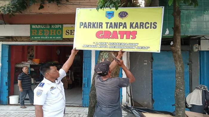 parkir-gratis-lahat.jpg