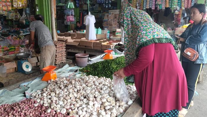 Stok Menipis, Harga Cabai di Musi Rawas Naik hingga Rp3.000 per Kg, Bawang Malah Turun - Sripoku.com