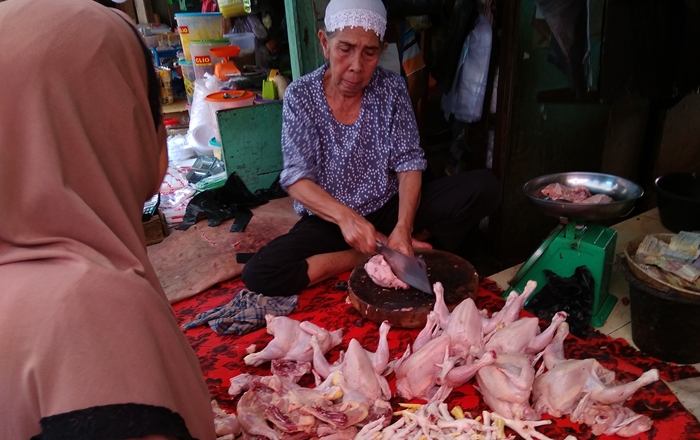 Harga Daging dan Ikan Mahal Tapi Tetap Diburu, Lebaran Setahun Sekali. Berikut Harganya!