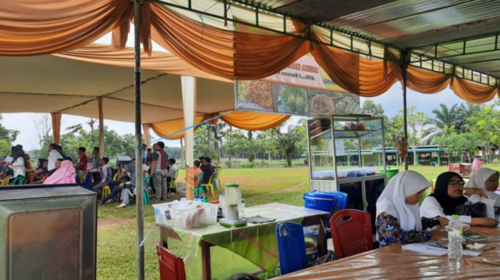 pelajar-jualan-di-lokasi-tes-cpns-di-smp-negeri-megang-sakti.jpg