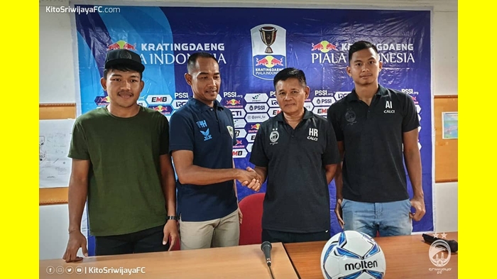 pelatih-sriwijaya-fc-dan-pelatih-keluarga-usu-medan-saat-konfrensi-pers-jelang-pertandingan.jpg