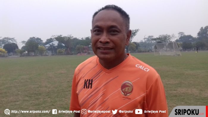 pelatih-sriwijaya-fc-sfc-kas-hartadi-09.jpg