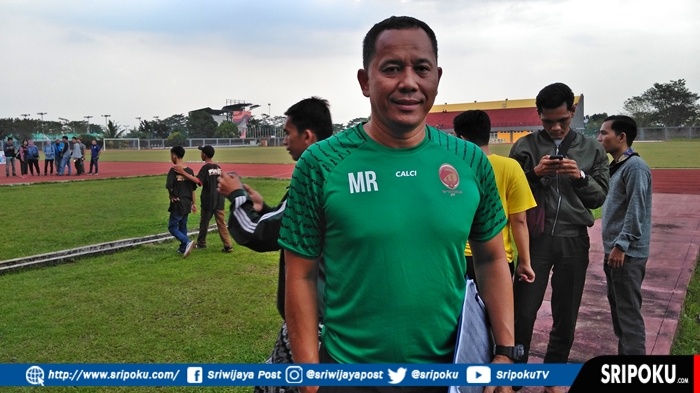 pengamat-sepakbola-sekaligus-mantan-pelatih-kiper-sriwijaya-fc-era-2006-2013-indrayadi.jpg