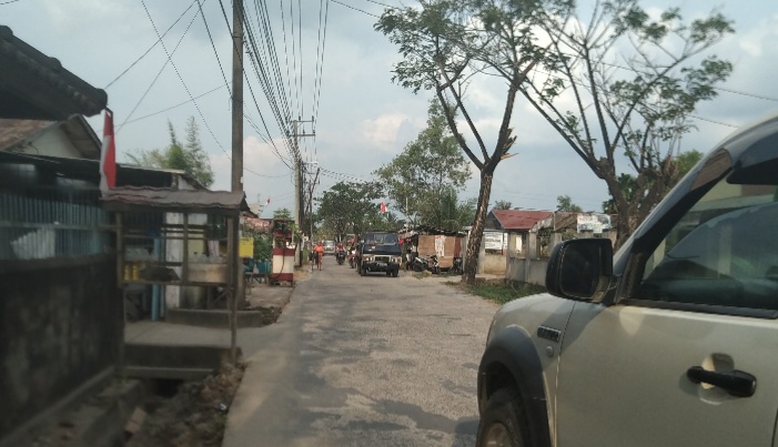 penjual-bensin-dan-pngguna-kendaraan-di-wilayah-sematang-borang-keberatan.jpg