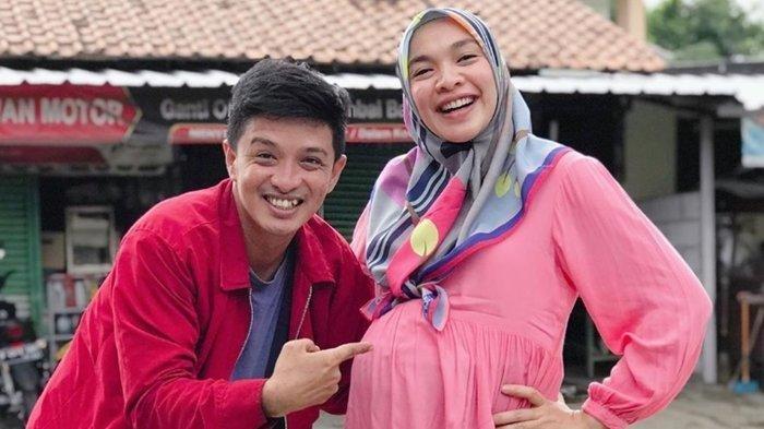 peran-denok-diceritakan-wafat-karena-covid-benarkah-tika-bravani-mundur-dari-tukang-ojek-pengkolan.jpg