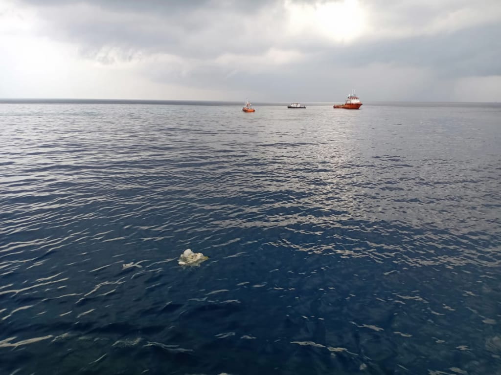 FOTO-FOTO Puing Pesawat Lion Air JT610 Jakarta-Pangkalpinang yang Hilang & Jatuh di Tanjung Karawang