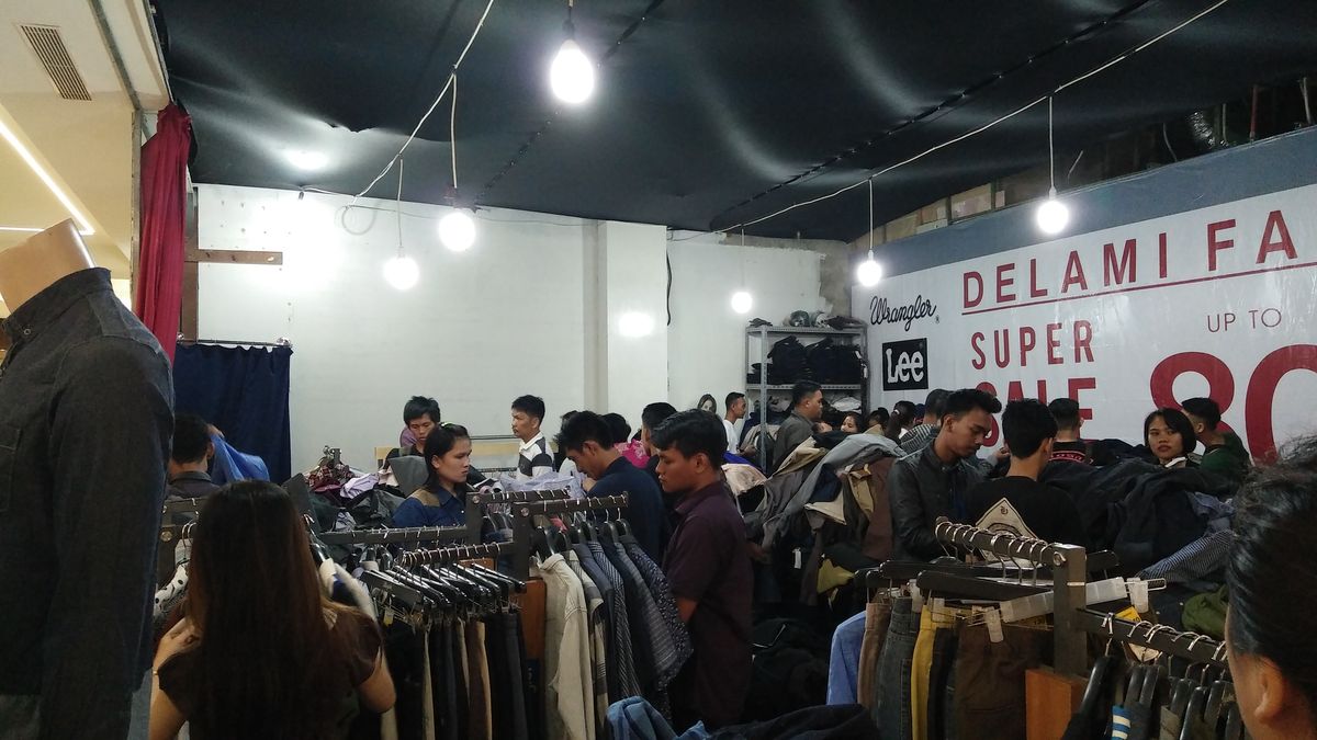 pim-midnight-sale-2018_20170617_204906.jpg