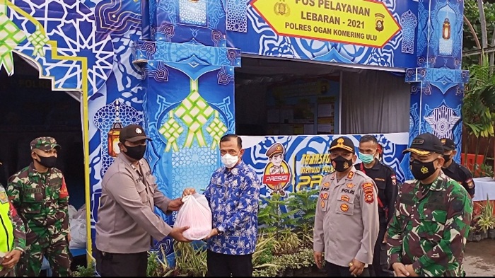 Edward Chandra Bersama Kapolres Tinjau Pos Pelayanan OPS Ketupat Musi 2021 OKU