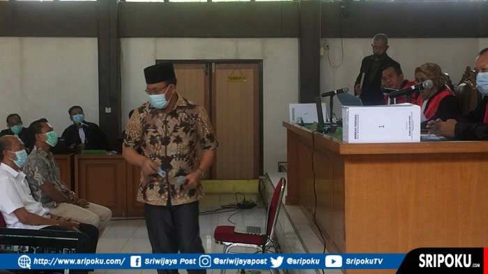 plt-bupati-muara-enim-h-juarsah-sh-hadir-di-ruang-sidang-tipikor-palembang.jpg