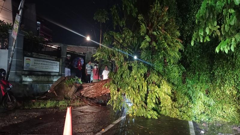 Hujan di Palembang, Pengendara Bingung Cari Jalan Bebas Banjir
